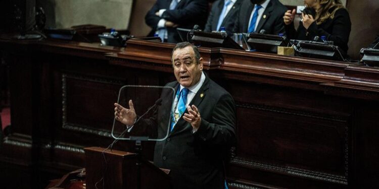 El presidente de Guatemala Alejandro Giammattei. Foto EFE.