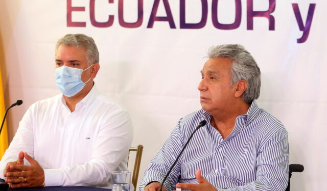 QUI01. MATAJE (ECUADOR), 10/09/2021.- Fotografía cedida por la Presidencia de Ecuador que muestra al presidente de Colombia, Iván Duque (i), y a su homólogo ecuatoriano, Lenin Moreno (d), mientras participan en un encuentro binacional hoy, en Mataje (Ecuador). EFE/ Cortesía Presidencia de Ecuador/SOLO USO EDITORIAL/NO VENTAS