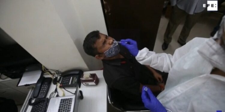 India, coronavirus. Foto captura de video EFE.