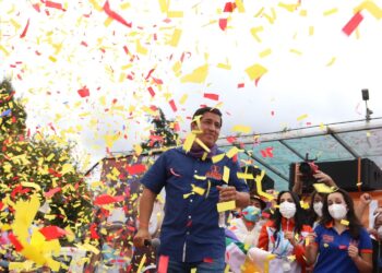 QUITO, ECUADOR - FEBRUARY 04: Presidential candidate of Union por la Esperanza Andrés Arauz look during the closing campaign rally on February 4, 2021 in Quito, Ecuador. (Photo by Hamilton Lopez/Agencia Press South/Getty Images)