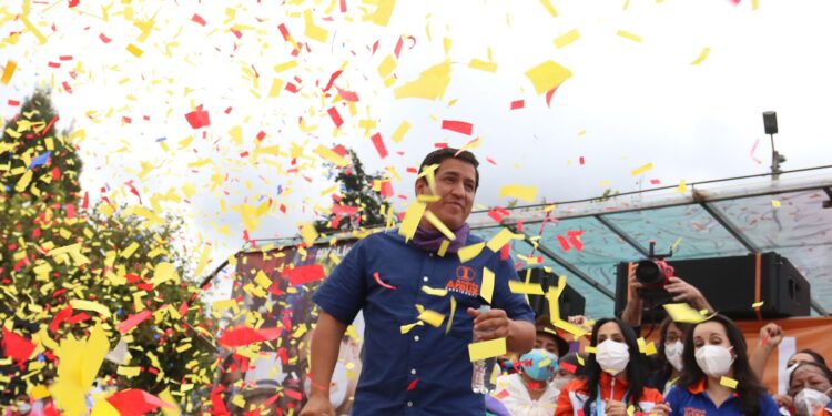 QUITO, ECUADOR - FEBRUARY 04: Presidential candidate of Union por la Esperanza Andrés Arauz look during the closing campaign rally on February 4, 2021 in Quito, Ecuador. (Photo by Hamilton Lopez/Agencia Press South/Getty Images)