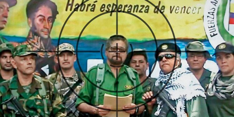 Desde Venezuela, Iván Márquez y Santrich, entre otros disidentes de las Farc, han aparecido en videos, enviando mensajes desafiantes al Estado. El cerco militar en contra de ellos crece con el paso de los días.