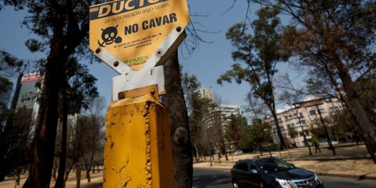 Ducto de gas de Pemex. Foto EFE.