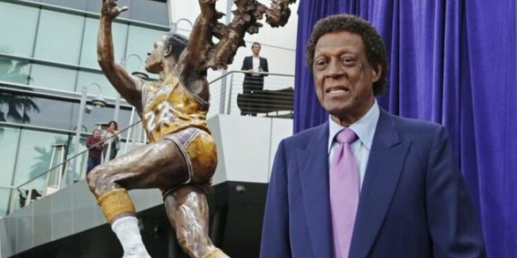 Elgin Baylor (+). Foto agencias.