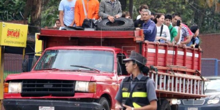 Paraguay, paro de transporte. Foto EFE.