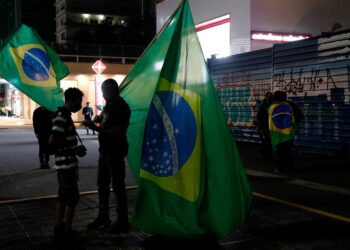 Manifestantes protestan en Brasil EFE/Fernando Bizerra