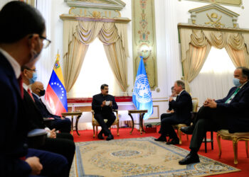 Nicolás Maduro y el director ejecutivo del Programa Mundial de Alimentos (PMA), David Beasley. Foto @PresidencialVEN