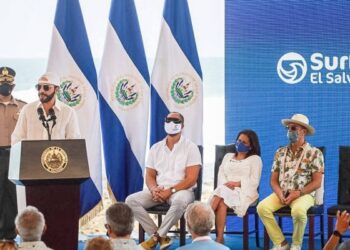 El Salvador inaugura torneo clasificatorio de surf para Juegos Olímpicos. Foto agencias.