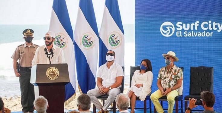 El Salvador inaugura torneo clasificatorio de surf para Juegos Olímpicos. Foto agencias.