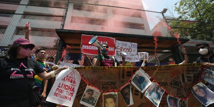 Integrantes de la LGBT de México. Foto EFE.