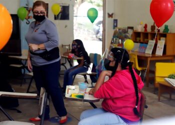 Puerto Rico, coronavirus. clases presenciales. Foto EFE.