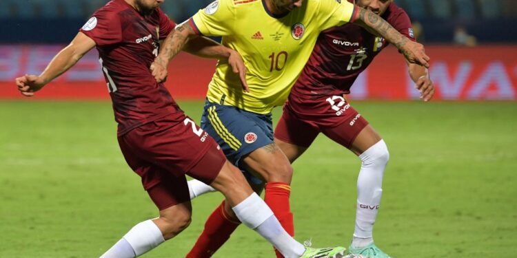 Venezuela-Colombia (Photo by NELSON ALMEIDA / AFP)