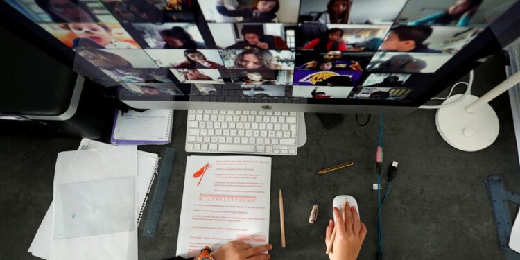 Clases a distancia, pandemia. Foto Reuters.