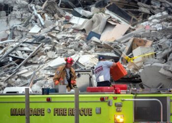 Derrumbe, edificio Miami. Foto agencias.