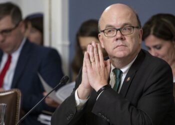 El congresista demócrata Jim McGovern. Foto agencias.