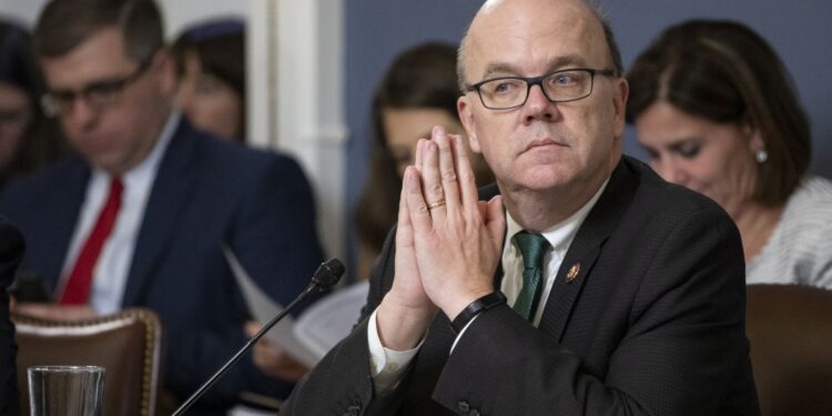 El congresista demócrata Jim McGovern. Foto agencias.