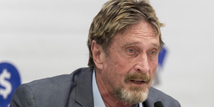 John McAfee (+). Foto de archivo.