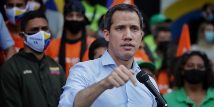 Pdte. (E) Juan Guaidó, Asamblea de ciudadanos. Foto Leo Álvarez.