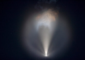 CAPE CANAVERAL, FLORIDA - SEPTEMBER 15: A contrail follows the SpaceX Falcon 9 rocket with Crew Dragon capsule as it flies into orbit after lifting off from launch Pad 39A at NASAs Kennedy Space Center for the first completely private mission to fly into orbit on September 15, 2021 in Cape Canaveral, Florida. SpaceX is flying four private citizens into space on a three-day mission.   Joe Raedle/Getty Images/AFP (Photo by JOE RAEDLE / GETTY IMAGES NORTH AMERICA / Getty Images via AFP)