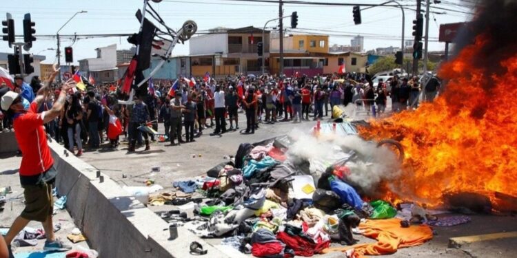 Campamento de migrantes venezolanos en Chile. Foto @MichelCaballero