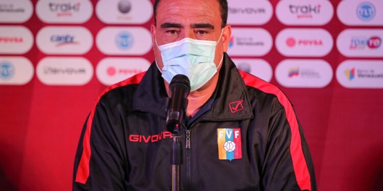 Leonardo González, Director Técnico interino de la Vinotinto. Foto Prensa.