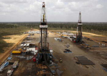 Imagen de archivo de plataformas de perforación en un campo operado por la petrolera estatal venezolana PDVSA, en la Faja Petrolífera del Orinoco, cerca de Morichal, en el estado de Monagas, Venezuela. 16 de abril, 2015. REUTERS/Carlos Garcia Rawlins/Archivo