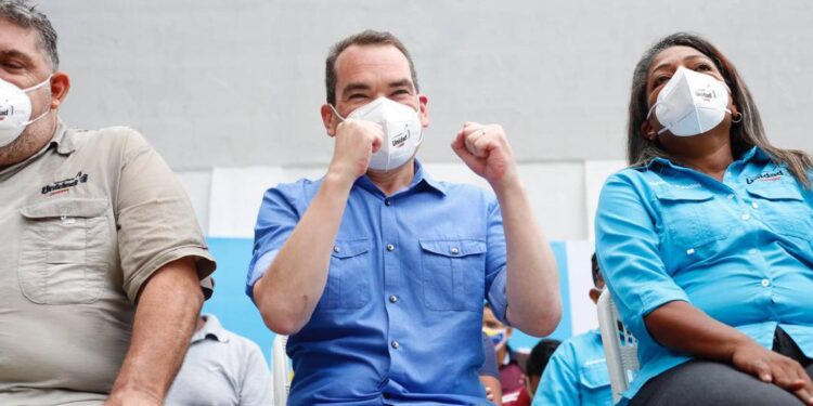 Tomás Guanipa juramenta Comando de Campaña de la Unidad en Caracas. Foto Prensa