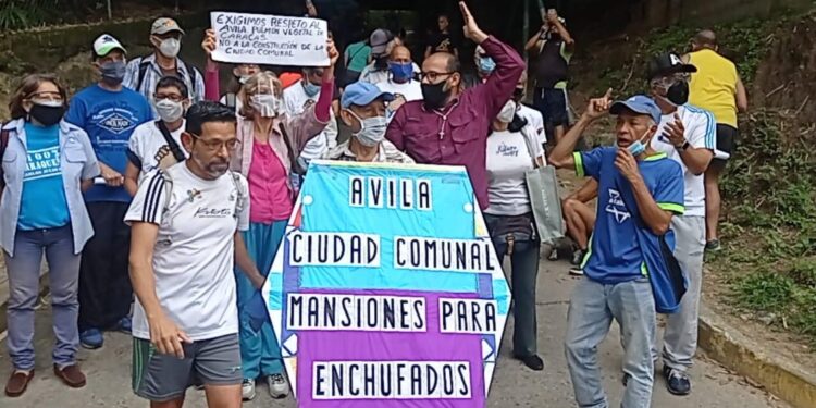 Vecinos municipio Libertador, protesta El Ávila. Foto Prensa.