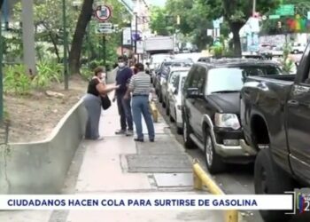 Colas estaciones de servicio Municipio Sucre Caracas. Foto captura de video.