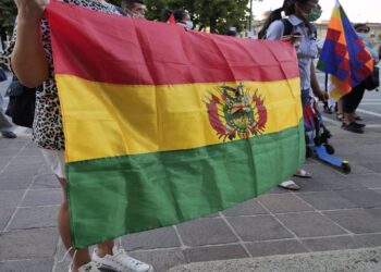 12-11-2021 Bandera de Bolivia (imagen de archivo)..  El ministro de Educación de Bolivia, Adrián Quelca, ha presentado este viernes su dimisión tras ser imputado por la Fiscalía por un supuesto delito de tráfico de influencias durante un proceso de designación de cargos para el sistema educativo.  POLITICA SUDAMÉRICA BOLIVIA INTERNACIONAL
LUCA PONTI / ZUMA PRESS / CONTACTOPHOTO