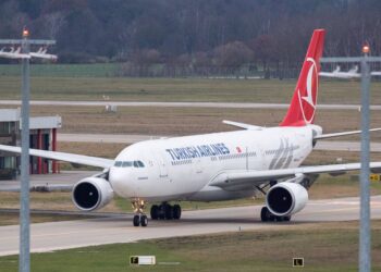 14-01-2020 14 January 2020, Lower Saxony, Hanover: A Turkish Airlines aircraft with refugees on board arrives at Hanover Airport. Almost 250 refugees from Turkey, mostly Syrians, have arrived in Hanover within the framework of a humanitarian admission. Photo: Julian Stratenschulte/dpa
POLITICA INTERNACIONAL
Julian Stratenschulte/dpa