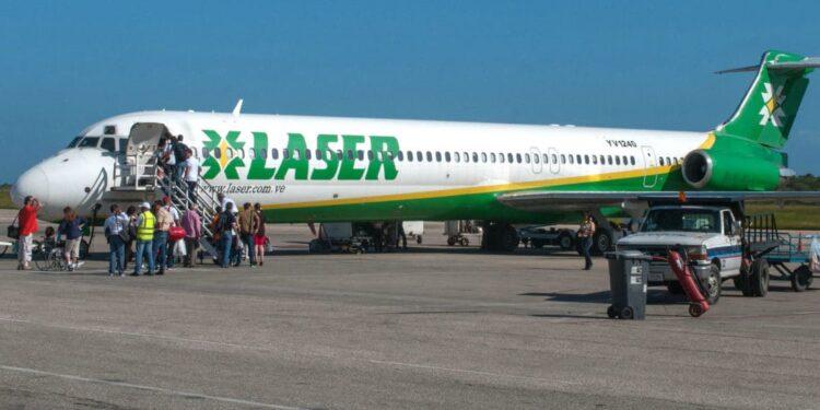 Laser Airlines se encarga de los vuelos humanitarios desde Curazao y Aruba. Foto de archivo.