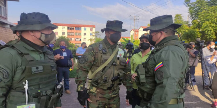 Comandante de la Redi Los LLanos MG Santiago Infante. Foto Twitter.