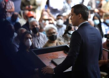 Pdte. (E) Juan Guaidó. AN legítima. 23 de enero. Foto Prensa.