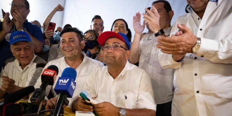 Sergio Garrido y Freddy Superlano. Foto Prensa