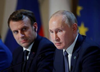 Macron y Putin. Foto agencias.