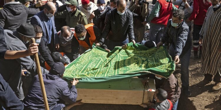 Marruecos, funeral niño Rayan. Foto agencias.