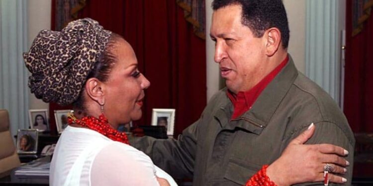 Piedad Córdoba y Hugo Chávez (+). Foto de archivo.