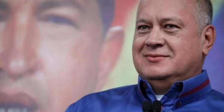 Diosdado Cabello. Foto Con el Mazo