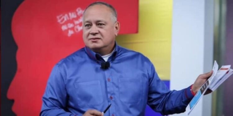 Diosdado Cabello. Foto Con el Mazo