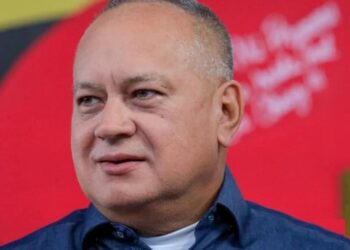 Diosdado Cabello. Foto Con el Mazo.