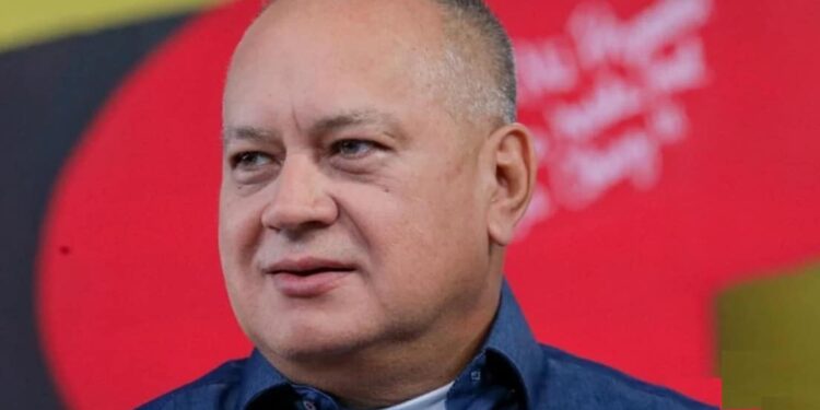 Diosdado Cabello. Foto Con el Mazo.