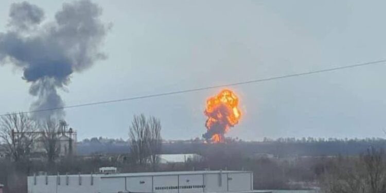 Misiles rusos destruyeron aeropuerto cerca de Vinnytsia Ucrania. Foto agencias.