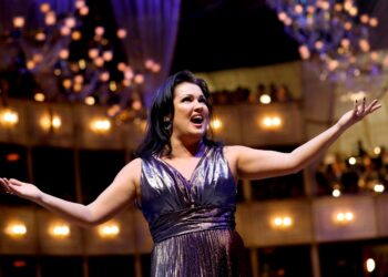 Opera singer Anna Netrebko performs during a dress rehearsal for the traditional Opera Ball in Vienna, Austria February 27, 2019.   REUTERS/Leonhard Foeger