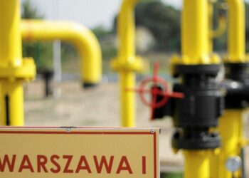 FILE PHOTO: FILE PHOTO: A sign, which reads: "Warsaw", is pictured at the Gaz-System gas distribution station in Gustorzyn, central Poland, September 12, 2014. REUTERS/Wojciech Kardas/Agencja Gazeta ATTENTION EDITORS - POLAND OUT. NO COMMERCIAL OR EDITORIAL SALES IN POLAND. THIS IMAGE HAS BEEN SUPPLIED BY A THIRD PARTY. IT IS DISTRIBUTED, EXACTLY AS RECEIVED BY REUTERS, AS A SERVICE TO CLIENTS/File Photo/File Photo