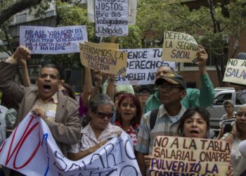 Trabajadores públicos en Venezuela. Foto agencias.