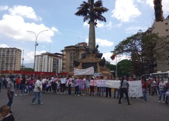 Vecinos de La Vega, protestas asesinato joven de 16 año. Foto @ecorina2