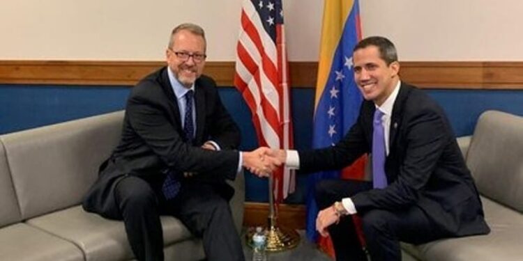 James Story y Juan Guaidó. Foto Monitoreamos.