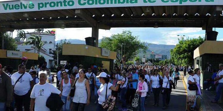 Paso fronterizo Colombia y Venezuela. Foto de archivo.