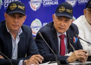 Juan Francisco Puello Herrera, comisionado de Béisbol Profesional del Caribe, habla durante una rueda de prensa hoy, en Caracas (Venezuela). La sexagésima quinta edición de la Serie del Caribe comenzará a disputarse el 2 de febrero de 2023 en Venezuela, por primera vez con ocho equipos compitiendo, por lo que se trata de una celebración "a lo grande", aseguraron este jueves los organizadores. EFE/ Miguel Gutiérrez